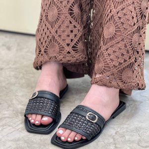 Sandalias planas de nueva colección | P1577